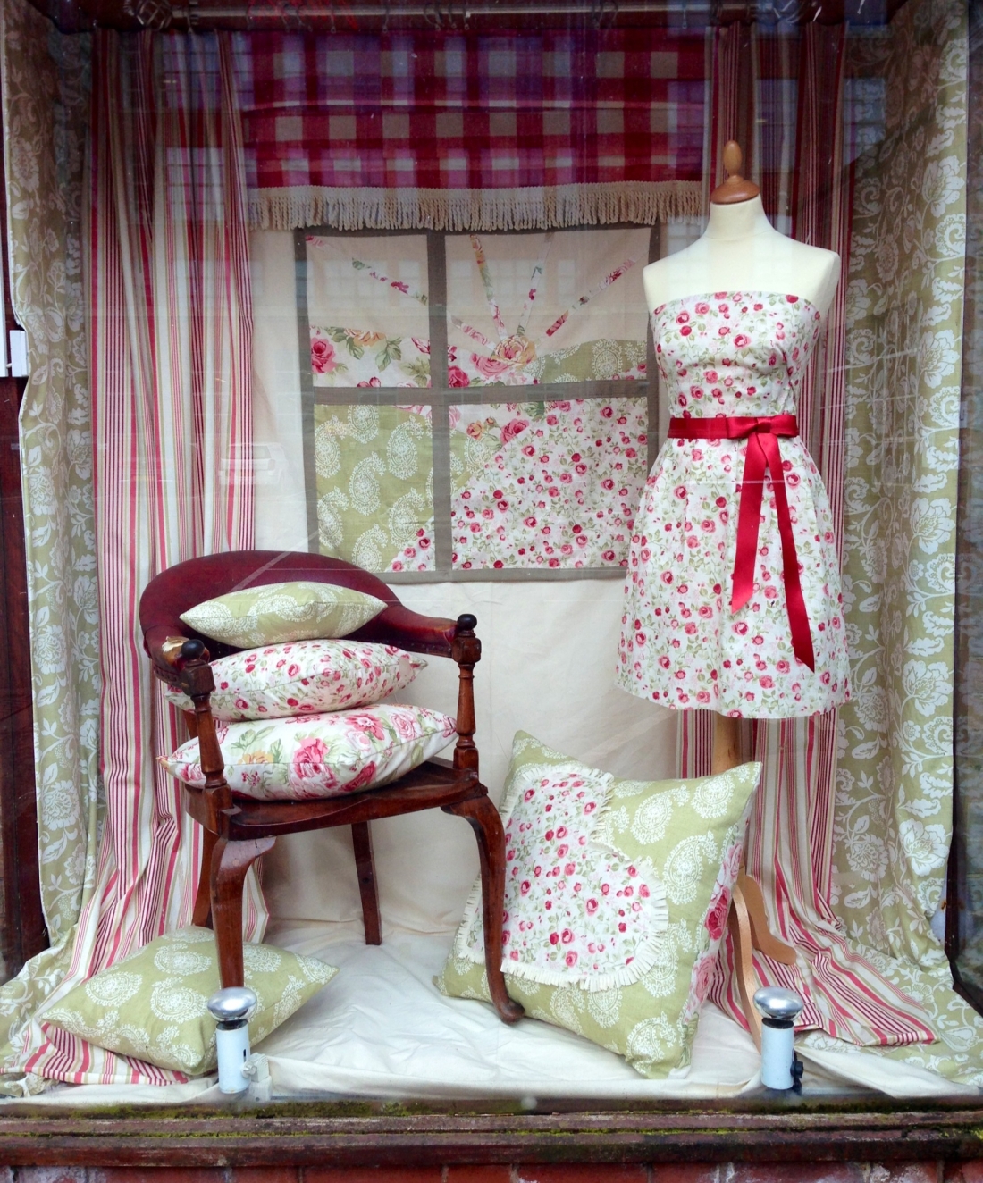 1st place in this years C&C Spring window competition! Well done : )